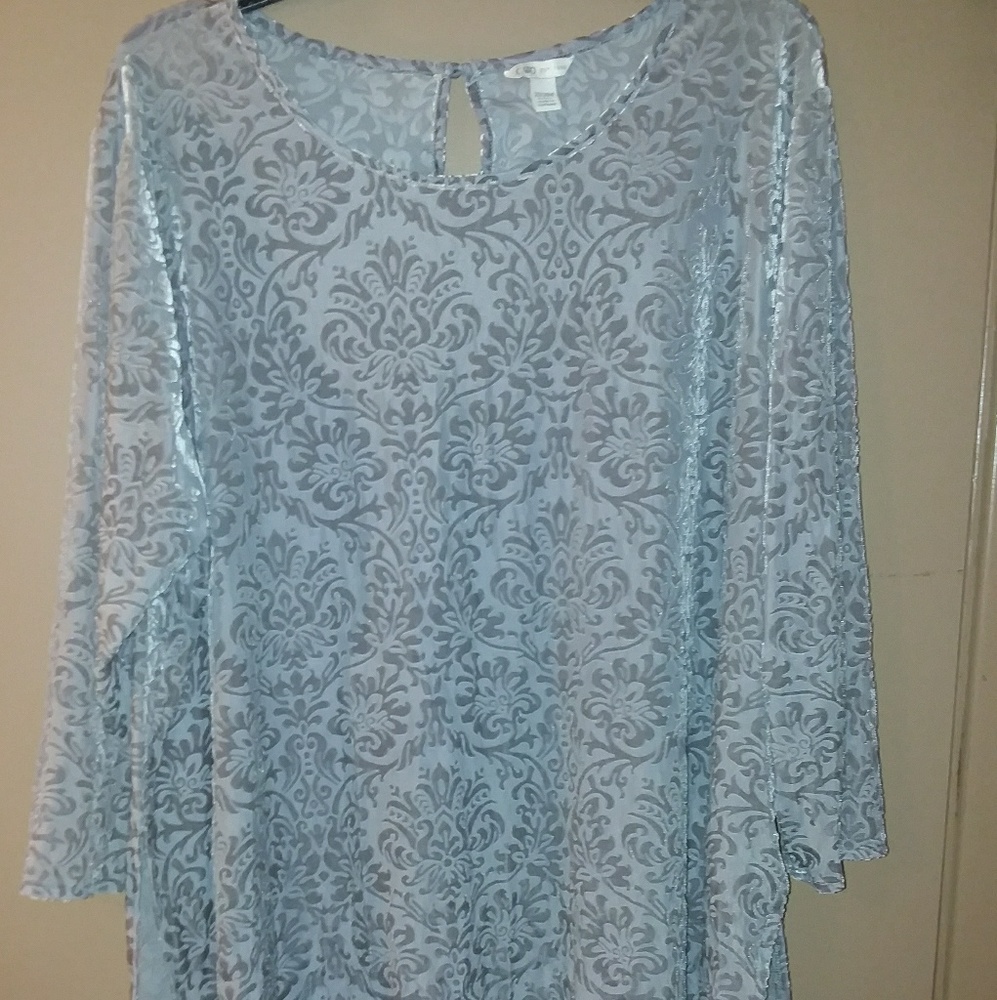💲5/$25💲Cato Blouse Size 22/24W Silver NWOT
